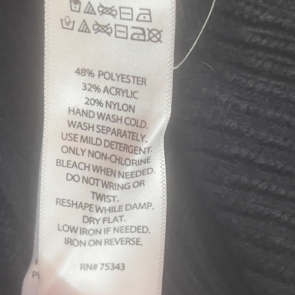 Cupcakes Cashmere Black Soft Cable Knit Mock Neck Sweater Vest Medium Poshmark - Picture 5 of 6